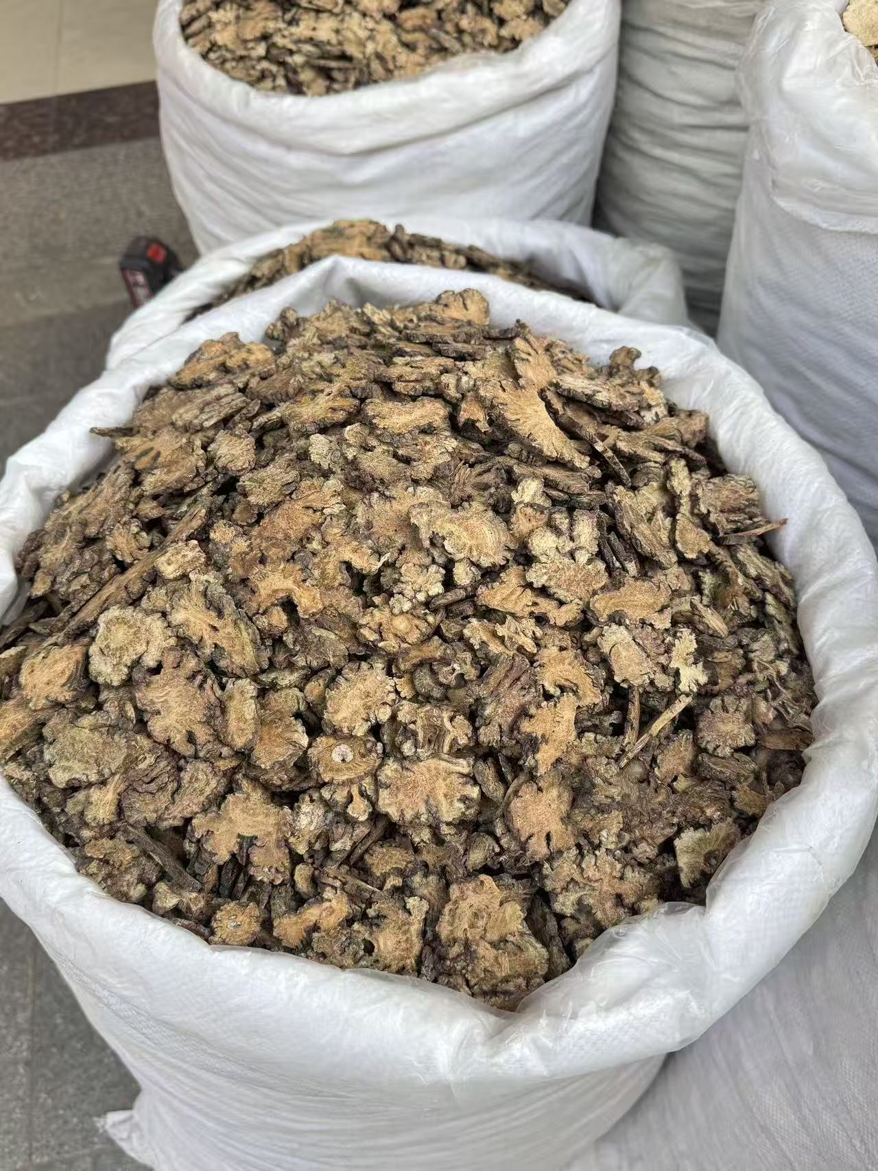 Chuan Xiong Sichuan Lovage Rhizome Slices Dried Herb for Decoction and Tea 500g quality and texture
