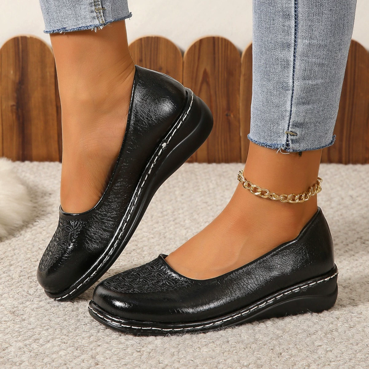 Трансграничная внешняя торговля повседневная обувь среднего и пожилого возраста новая мягкая подошва нескользящая молочная обувь мелкая мама обувь 42 большой размер женская обувь