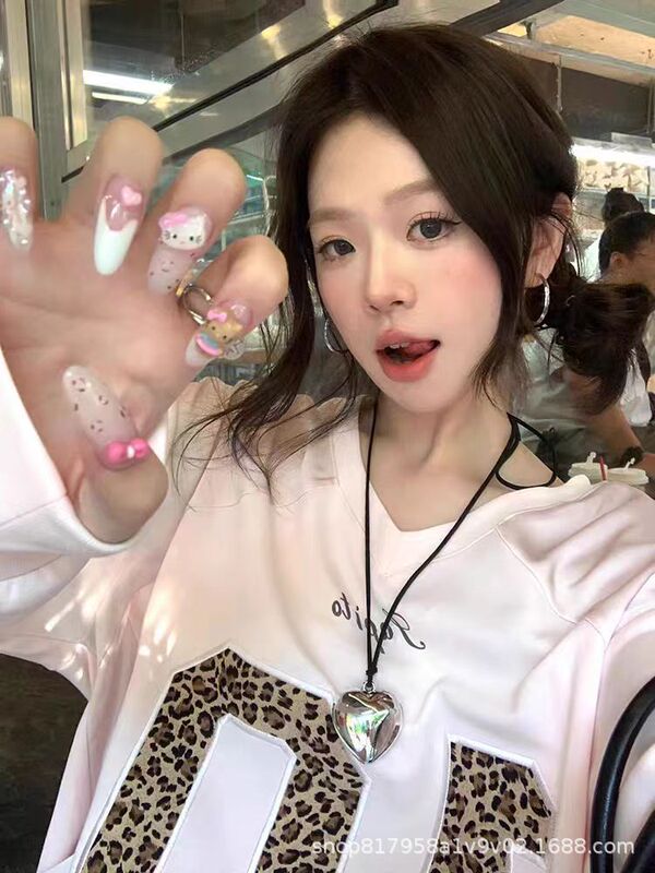 潮牌美式粉色V领球衣长袖t恤女春季2025新款oversize豹纹印花上衣|undefined