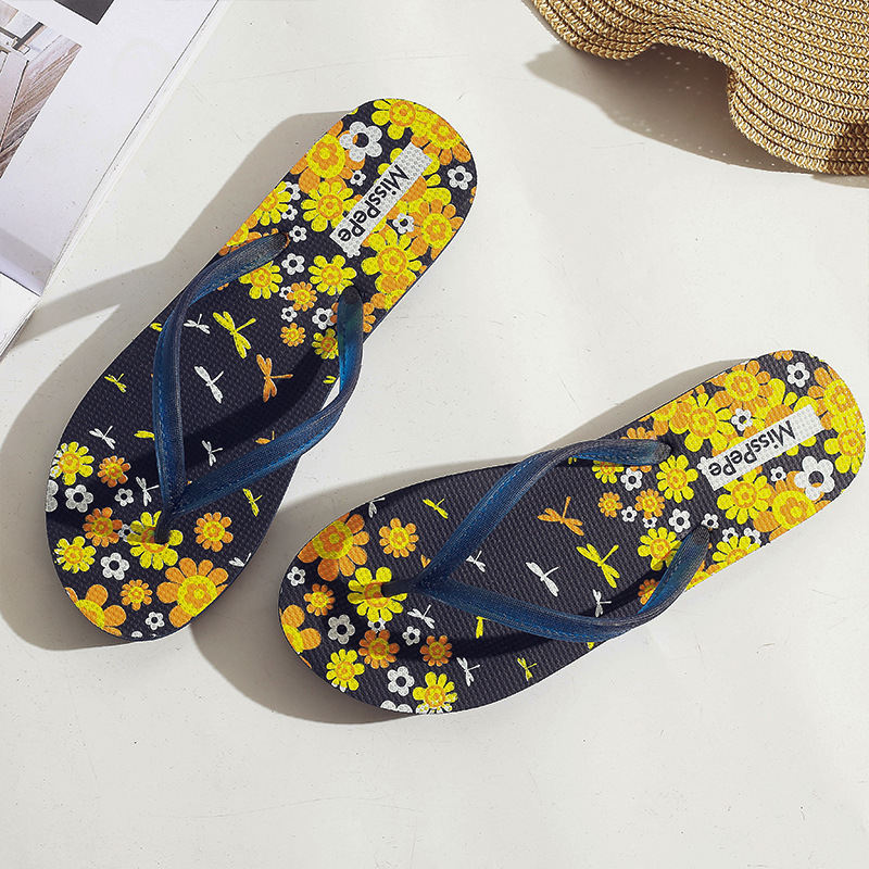 Hermosas zapatillas de verano de moda para mujeres nuevas zapatillas de baño antideslizante para estudiantes nuevas zapatillas de playa