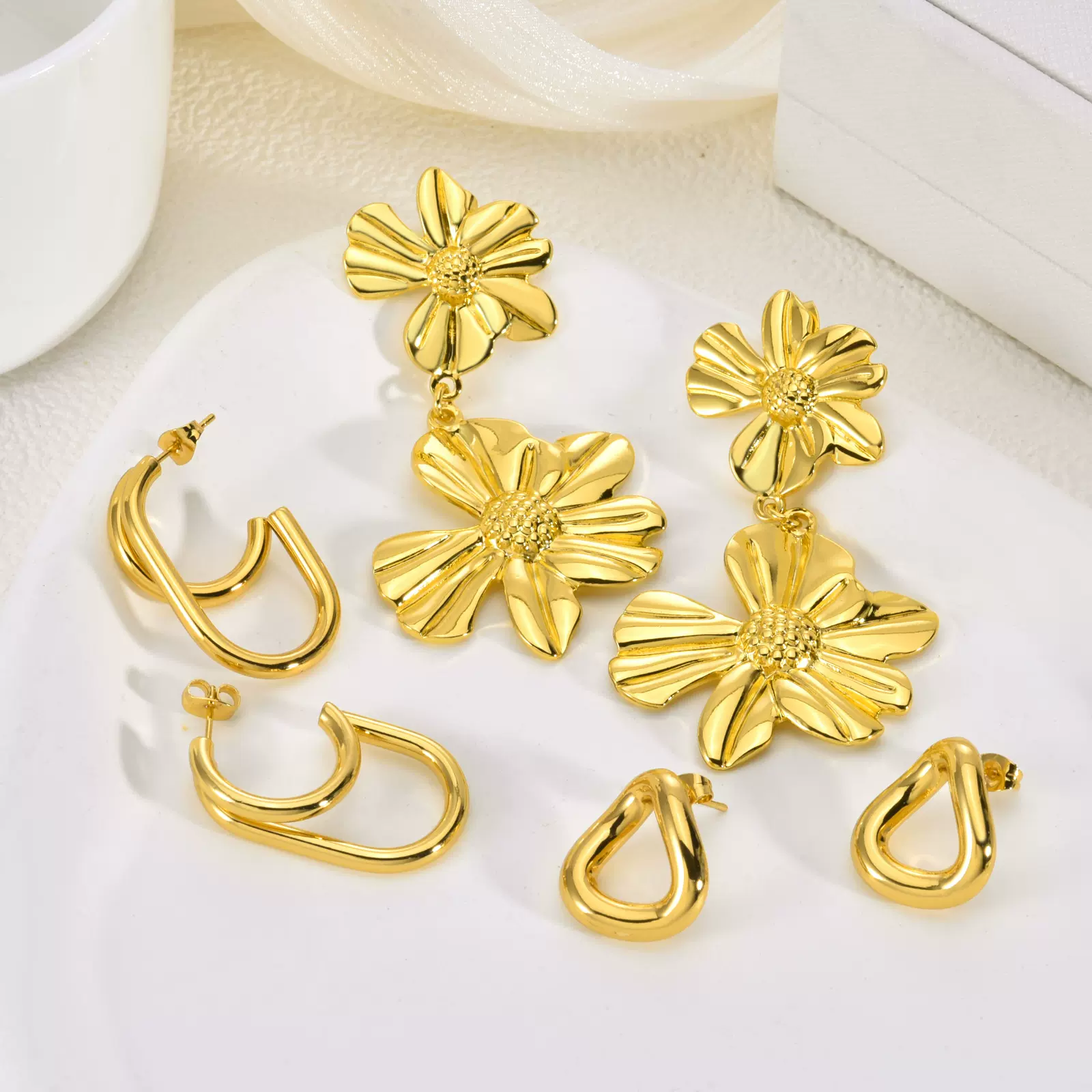 欧美不锈钢耳环轻奢高级感流苏耳坠金色秋冬夸张耳饰设计感小众女