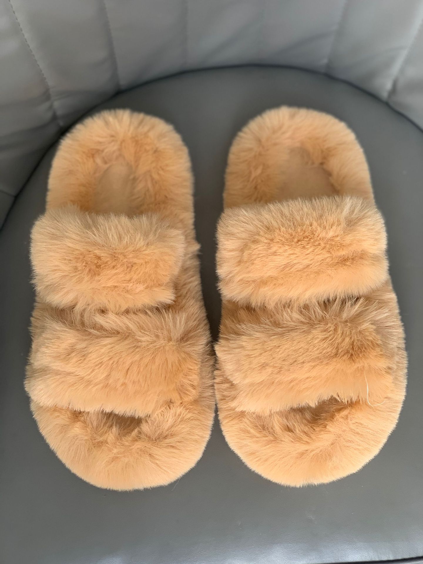 Zapatillas de felpa para mujer 2023 nuevo estilo coreano ins zapatos de moda Otoño e Invierno Zapatillas de algodón para el hogar de moda Zapatillas de lana para mujer