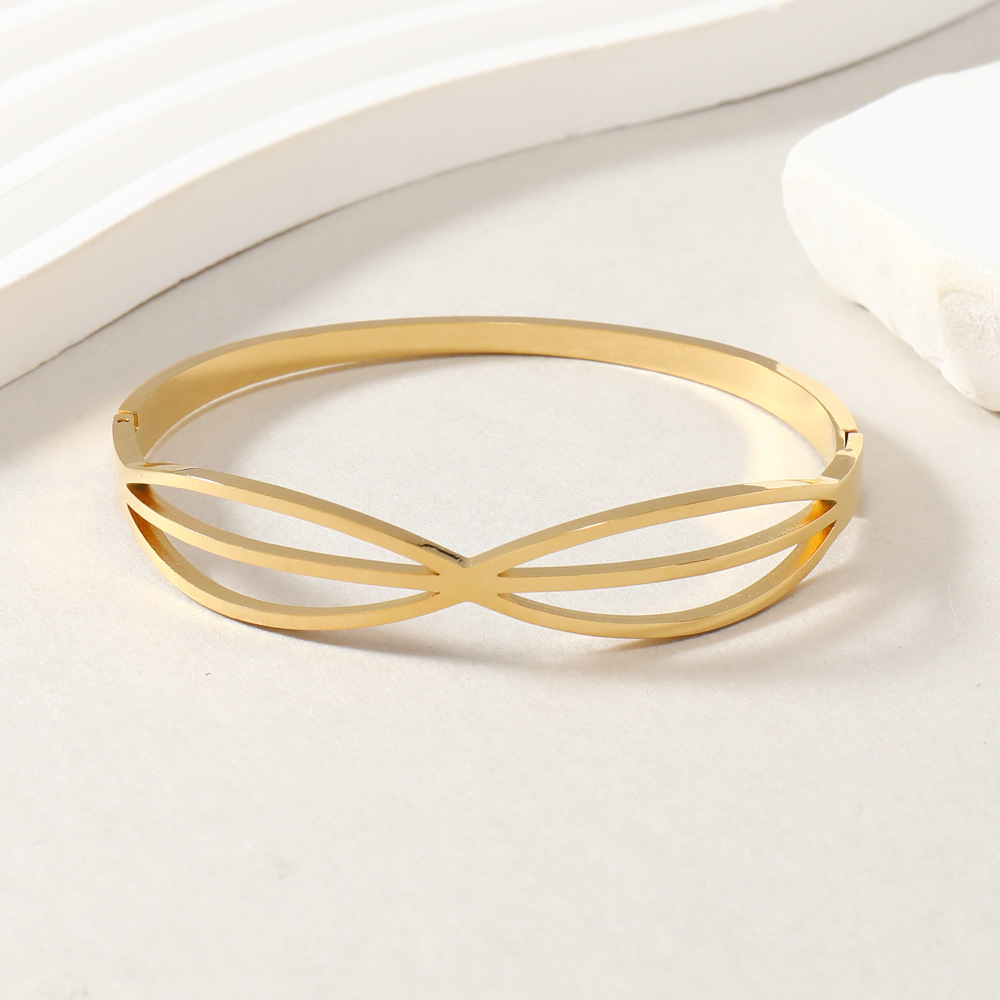 Titanium Steel Hollowed Out Geometric Bracelet Elegant Accessory_voghion.com
