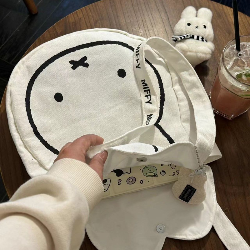 2025 New Cute Rabbit Canvas Bag Summer Versatile Shoulder Bag Women's Large Capacity Printed Commuting Handbag Women