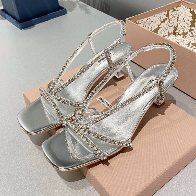 2025 летний новый стиль сандалии со стразами