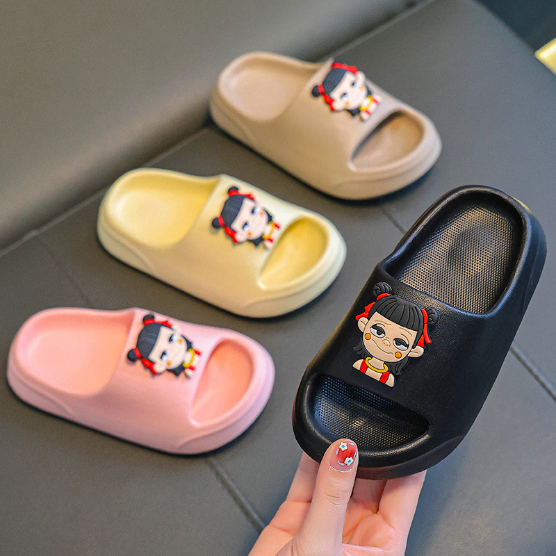 Nezha zapatillas infantiles para niños verano nuevo interior para niñas antiderrapante baño para bebés niños zapatillas frías para niños