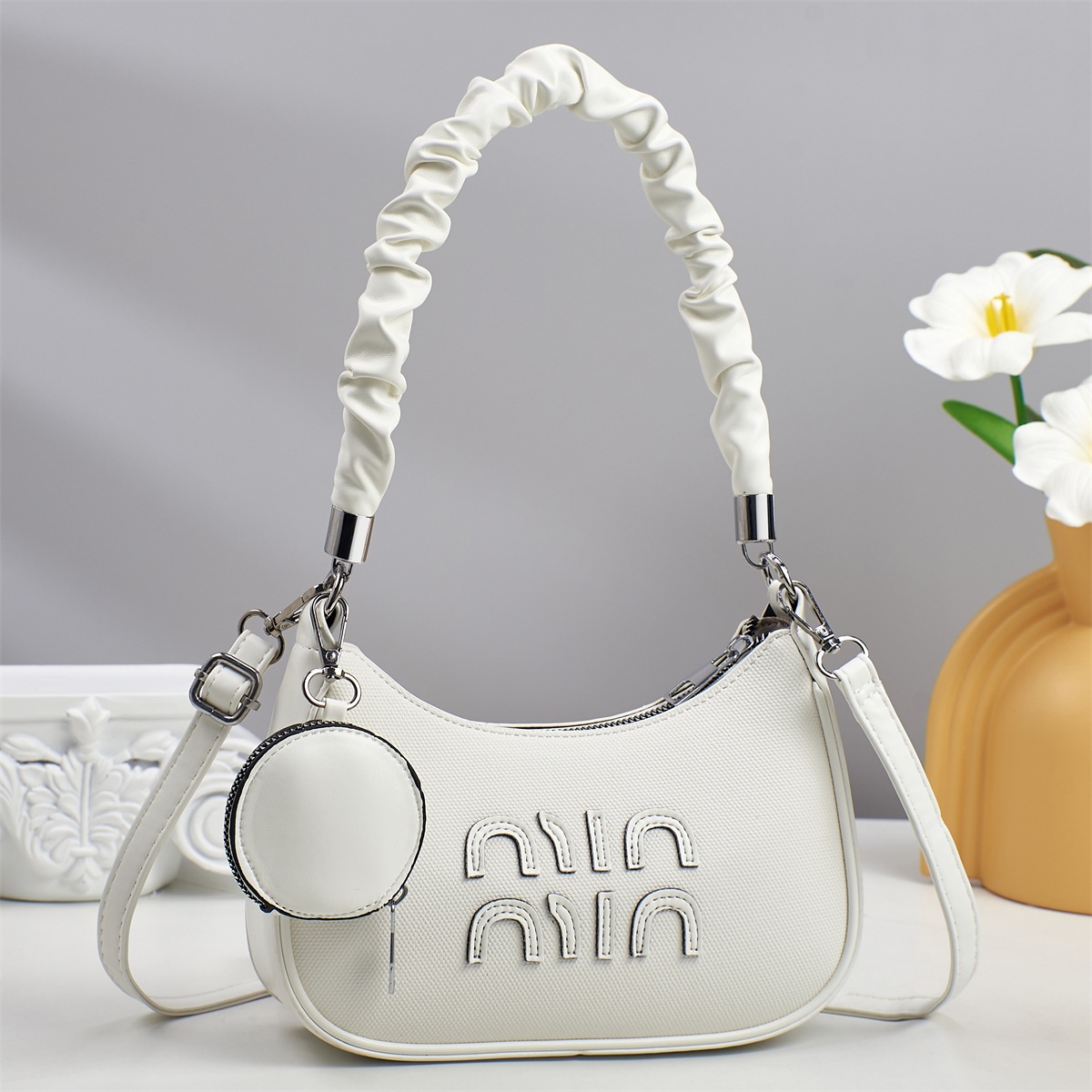 Bolso femenino de alta calidad práctico de gran capacidad para mujer bolso de bola de masa para mujer 2025 nuevo bolso de mensajero de un solo hombro