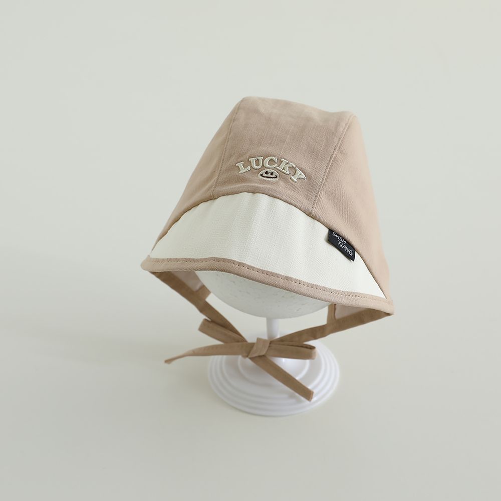 Sombrero coreano para bebés primavera y otoño delgado lazos letras baojou sombrero de corte sombrero de sombrero de abrigo recién nacido puerta de chimenea sombrero de marea