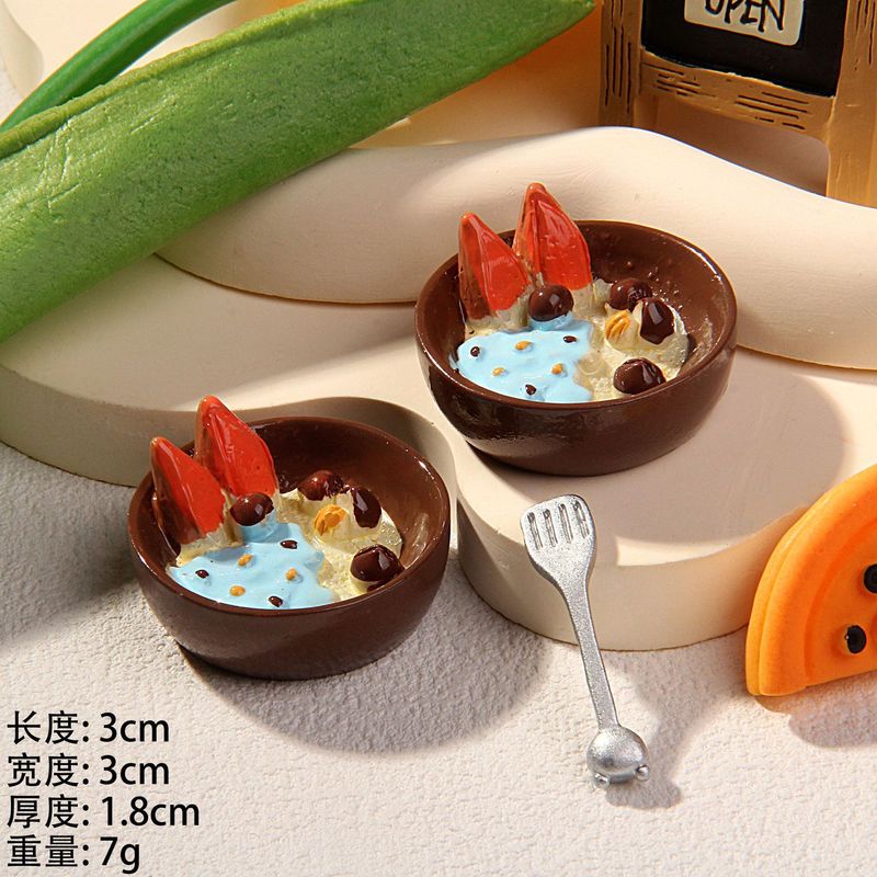 DIY冷蔵庫はアクセサリーのおもちゃの部品を貼ってデザートのケーキをシミュレーションします。|undefined