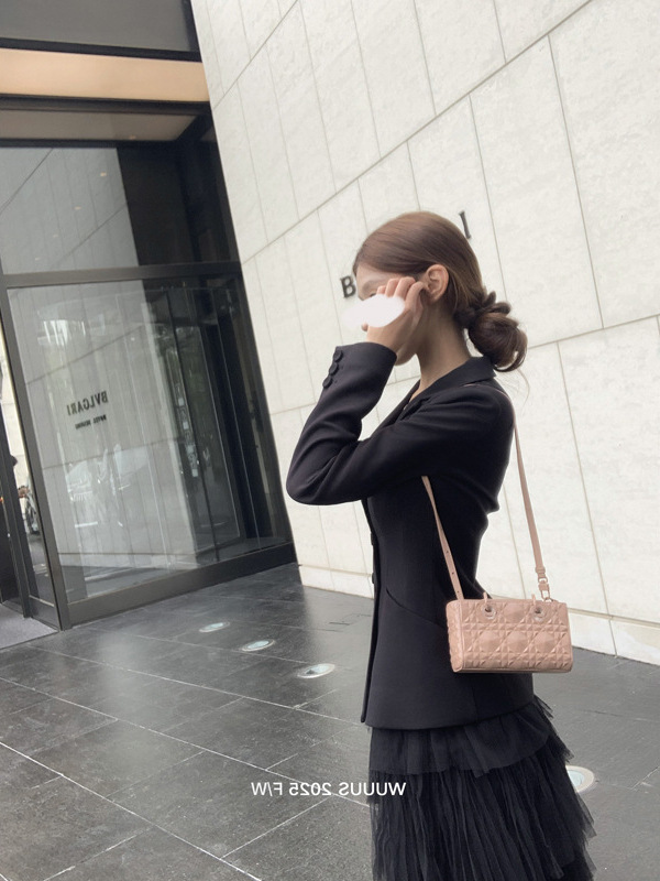 Wuuus【经典再现】Lady八轮廓 黑色收腰西装女双排扣风衣外套短款|undefined