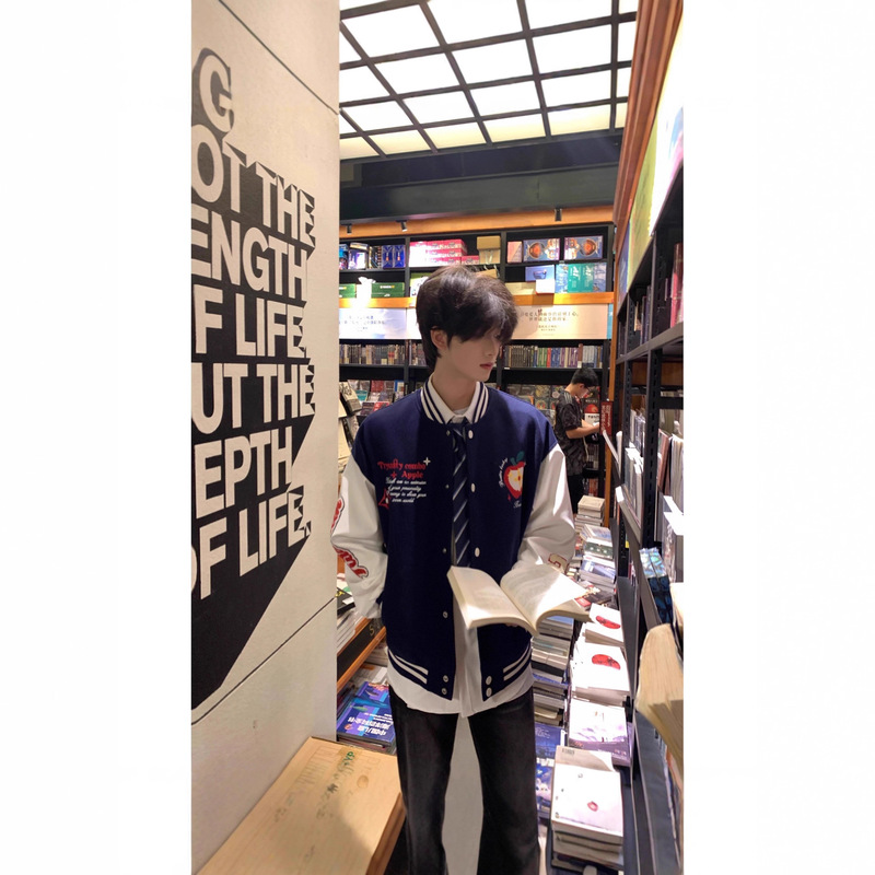 American Original Embroidered Kitten Apple Towel Embroidered Baseball Jacket Men's Jacket Autum Pu Leather Stitching Contrast Jacket American Original Embroidered Kitten Apple Towel Embroidered Baseball Jacket Men's Jacket Autum Pu Leather Stitching Contrast Jacket