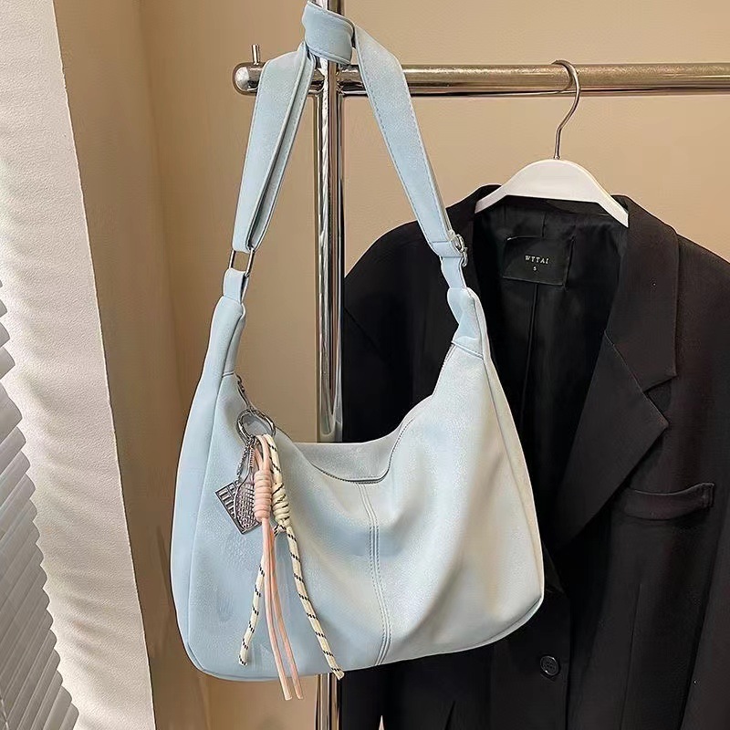 펜던트가 없는 파란색