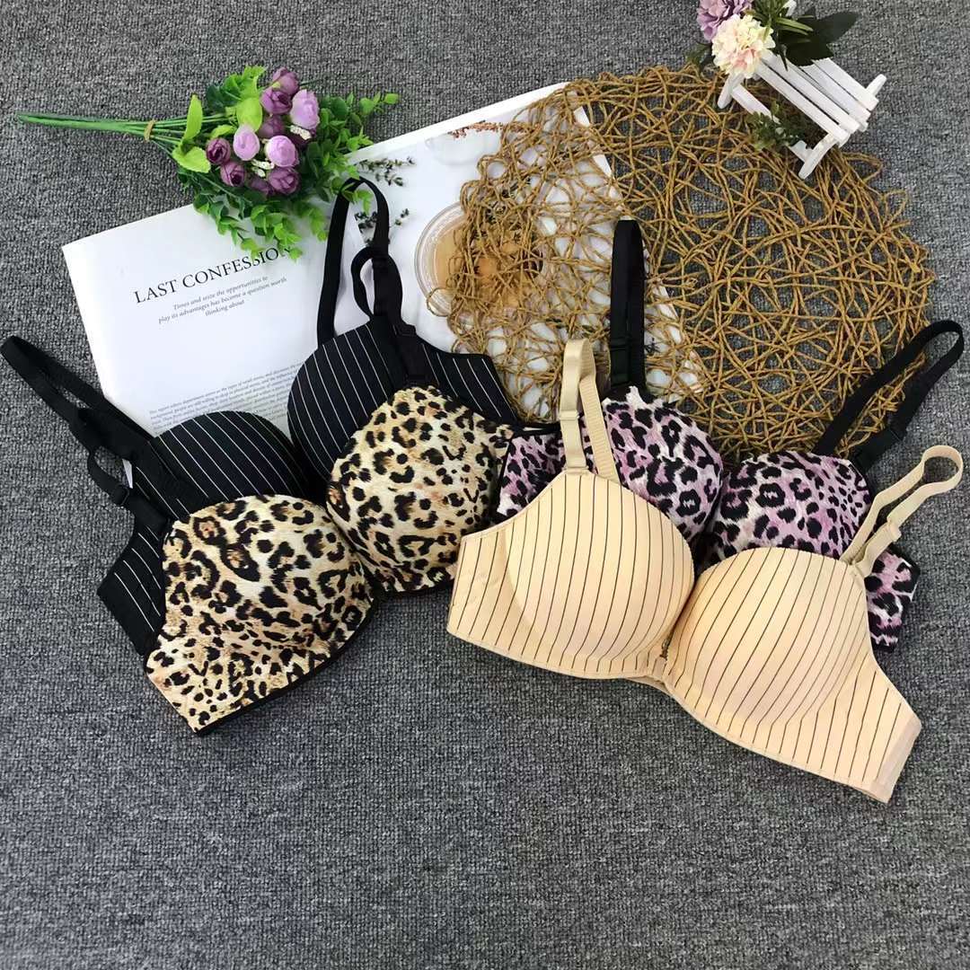 Filipina brillante hebilla frontal ropa interior sin costuras medio grueso de alta calidad se reunieron multi-color multi-tamaño sujetador inalámbrico al por mayor