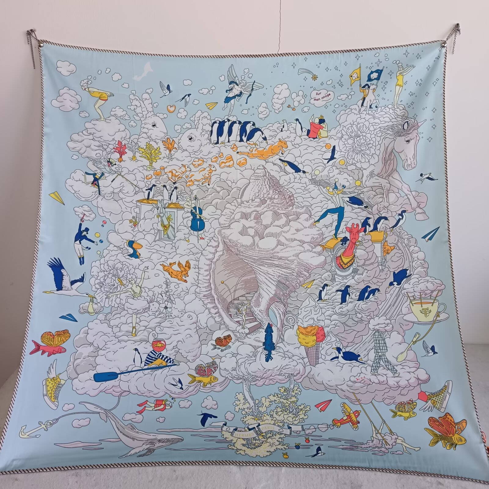 Bufandas de seda de moda europeas y americanas transfronterizas bufandas elegantes de alta calidad lujosas impresión de letras de seda impresión caliente en el extranjero