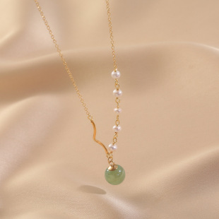 Natural freshwater pearl women's necklace 2022 new high-end feeling neck chain clavicle chain light luxury niche pendant