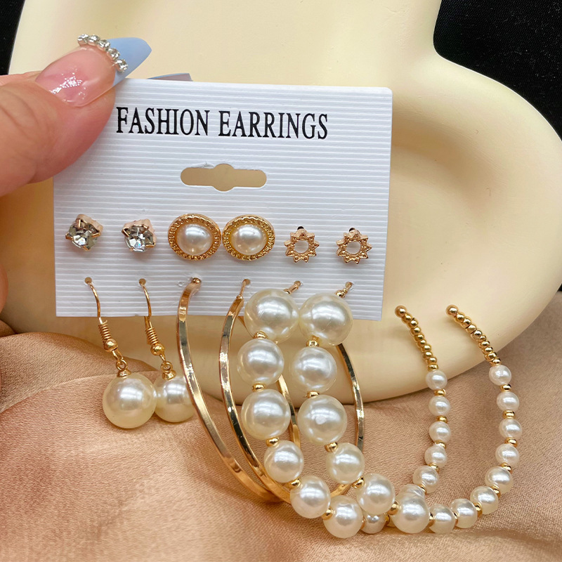6 Pairs Lady Streetwear Pearl Beaded Alloy Hoop Earrings Drop Earrings Ear Studs display picture 1