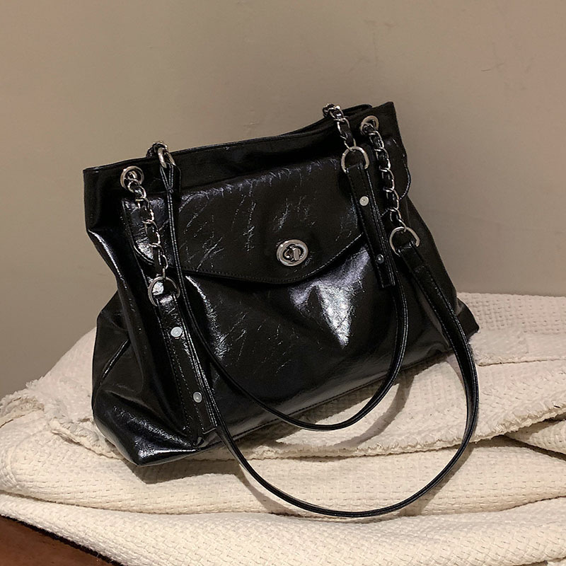 Large capacity bag for women 2022 new autumn chain bag work commuter bag textured shoulder bag all-match messenger bag