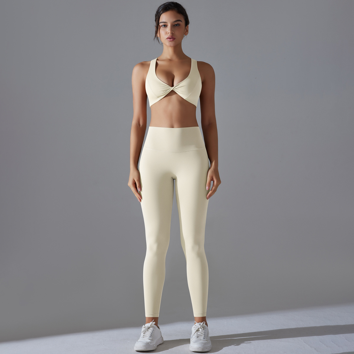 Nuevo color sólido sin pantalones interiores de doble cara brilla hermoso juego de yoga deportivo ajustado alta elástica fitness ropa de yoga antibacteriana
