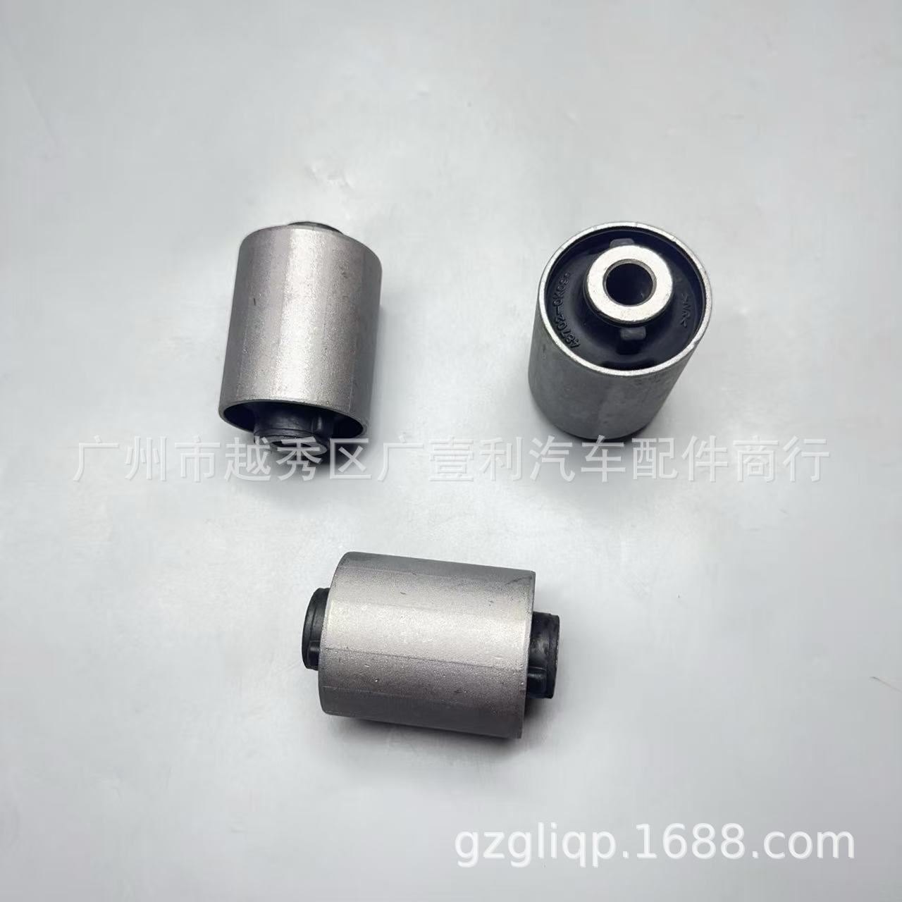 Applicable to 48702-0K090 48702-0K030 Revo Tgn51 Gun156 Rear Pull Rod Rubber Sleeve