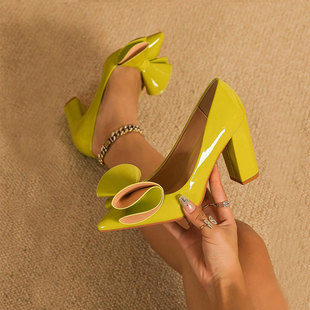 �r�м��^��Ƥ�}�}�{���Ժ�ɫŮ�߸�Ь�W��վ�羳���N�Ը����Ь