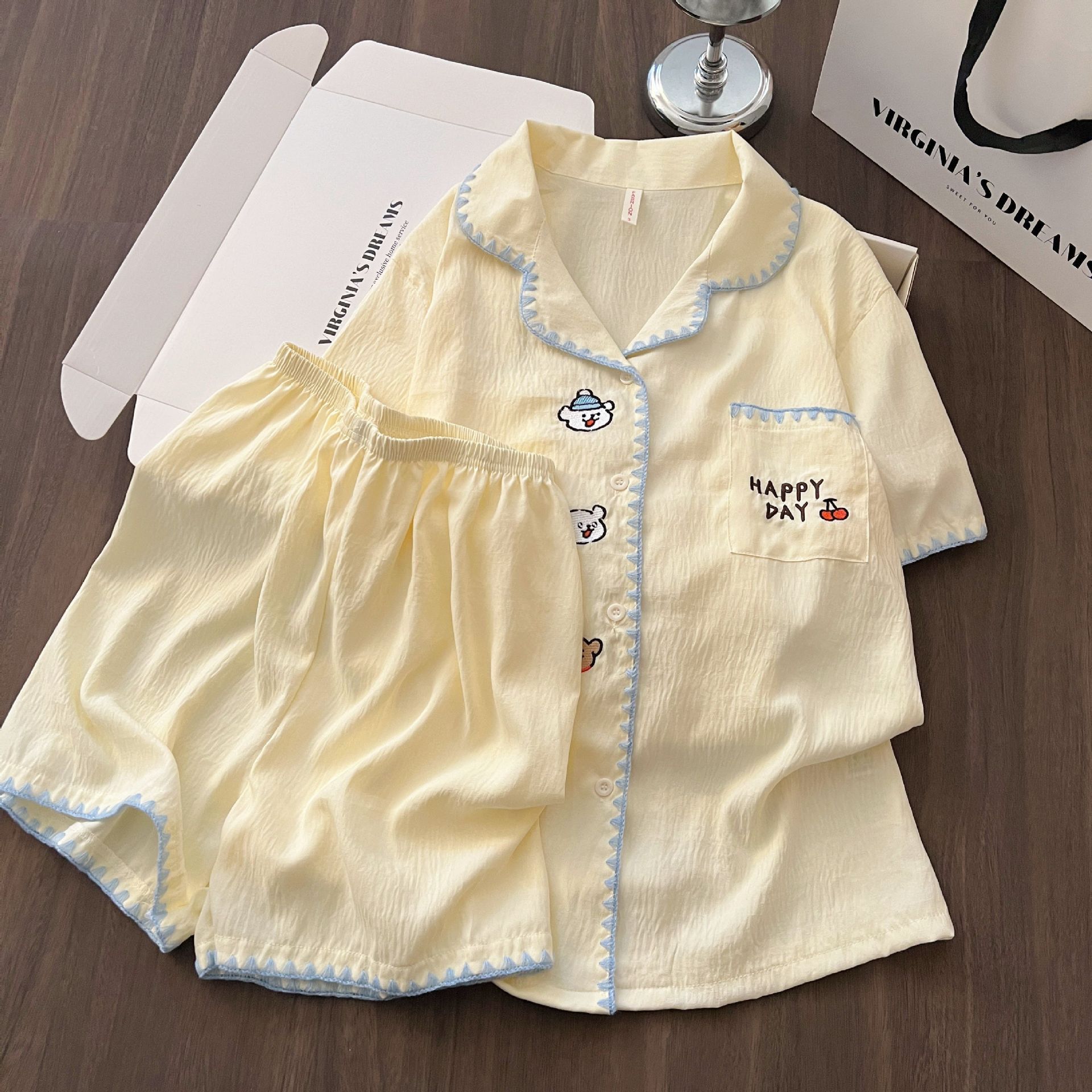 Al por mayor transfronterizo nueva nube de algodón crescente perro manga corta pantalones cortos pijama conjunto de mujeres de verano dulce cardigan ropa para el hogar