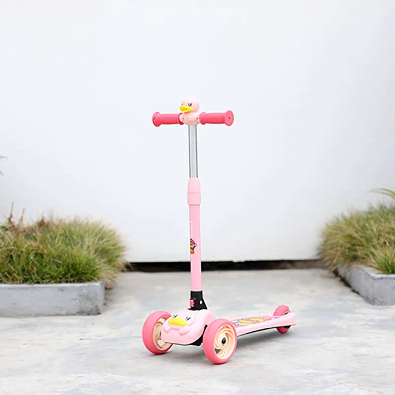 Scooter B. Duck patinillo amarillo para niños de 3 a 6 años de edad anti-rollback con varilla de empuje Scooter multifuncional