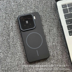 Xiaomi 15Proに適した柔らかく滑らかな感触のスクラブ携帯電話ケース、細い磁気吸引シンプルな14ウルトラ落下防止保護カバー