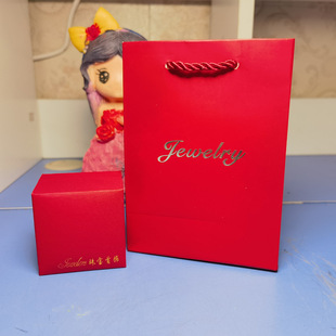 �錚��������z���Ʒ���b�н�ָ����Ůʿ�机кڵ׿�����logo