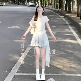 时尚休闲套装;女式T恤;连衣裙