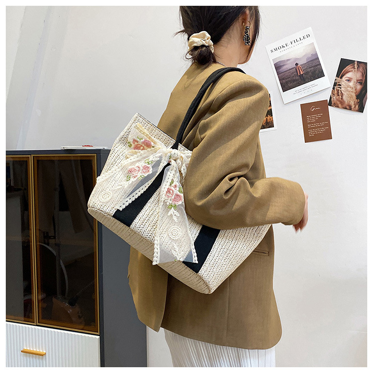 Fashion Lace Straw Large Capacity Shoulder Messenger Portable Bag Wholesale display picture 14