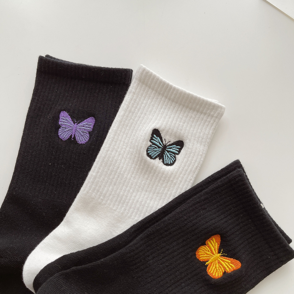Autumn Season Women's Casual Butterfly Cotton Crew Socks A Pair