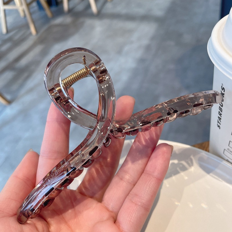 Clamă de păr mare elegantă pentru coafuri sofisticate_voghion.com