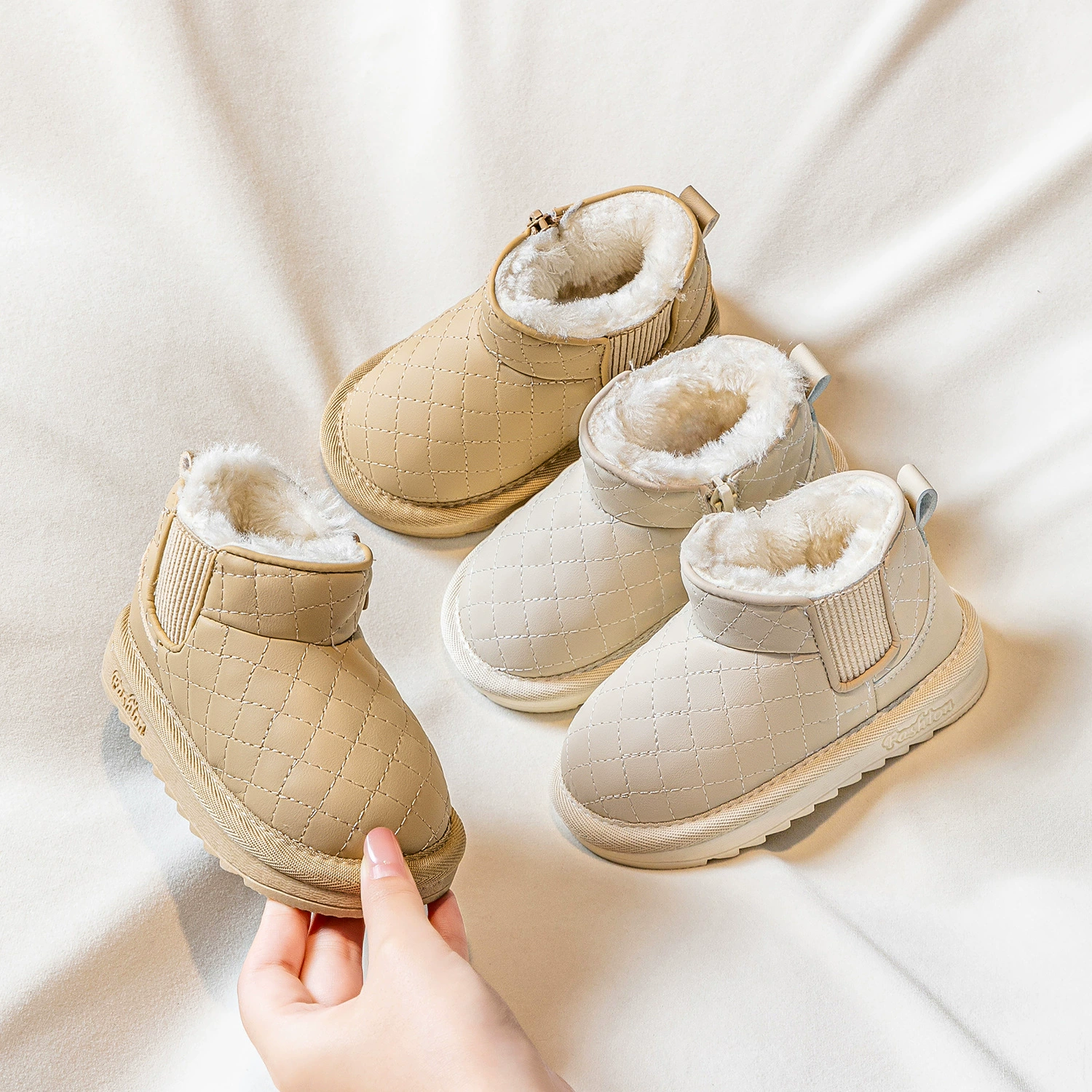 2024 зимние новые детские теплые хлопчатобумажные ботинки детские короткие сапоги для девочек плюшевые толстые снежные сапоги мужские водонепроницаемые противоскользящие