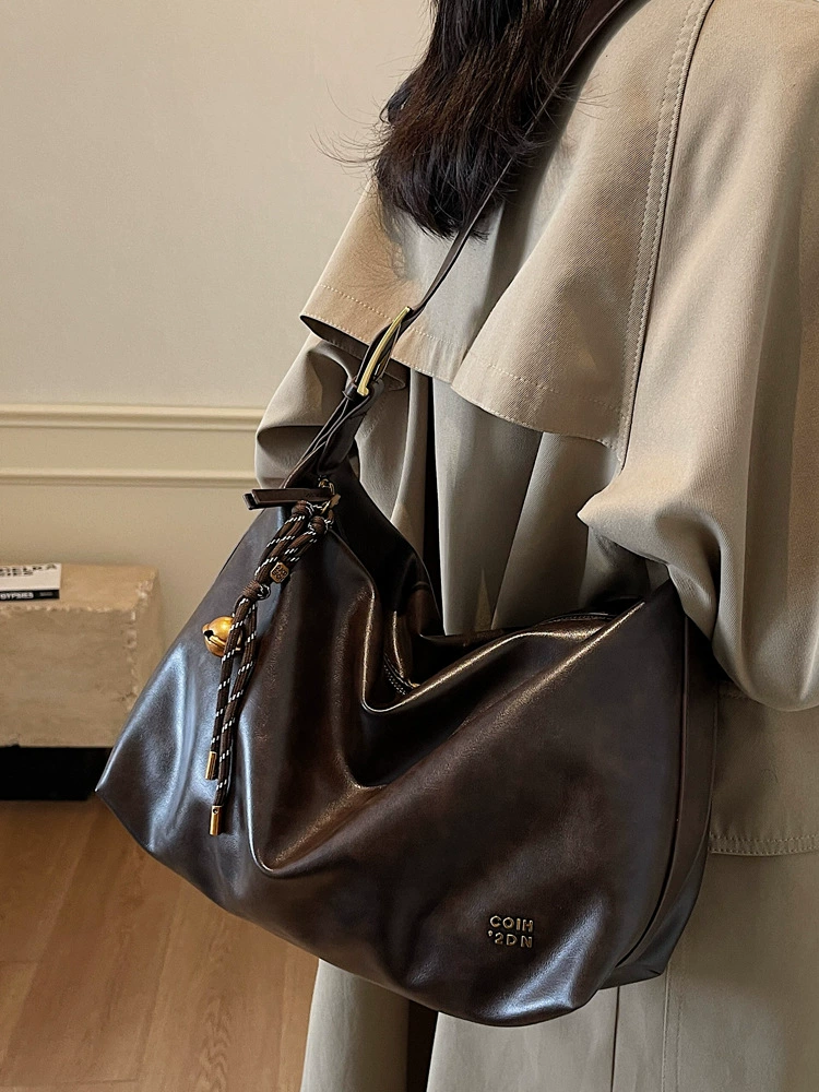 (Cross-border trading), capacious winter retro shoulder bag one shoulder