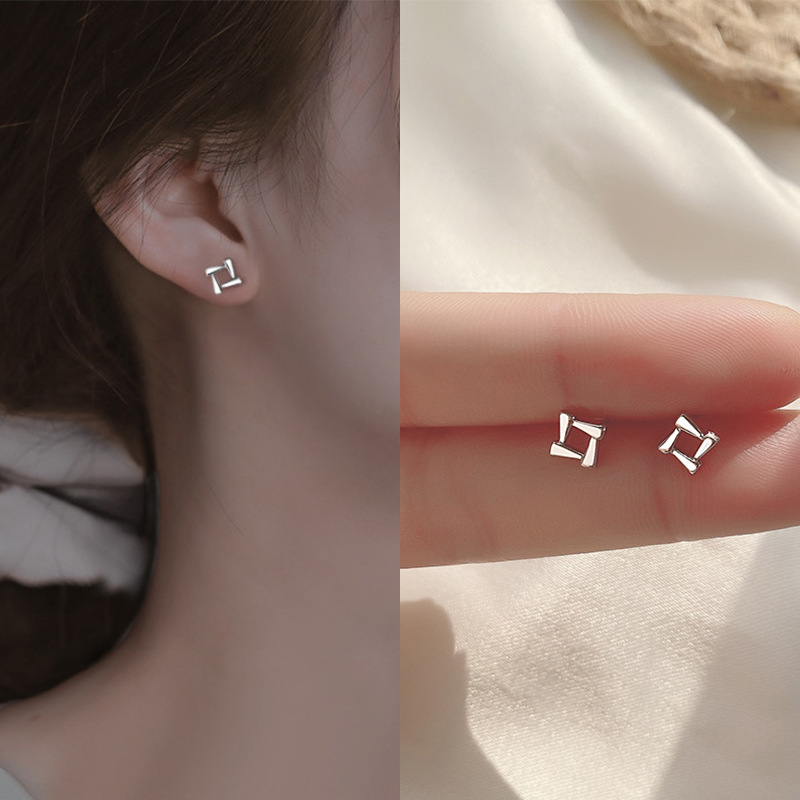 Simple Style Geometric Flower Butterfly Copper Plating Ear Studs 1 Pair