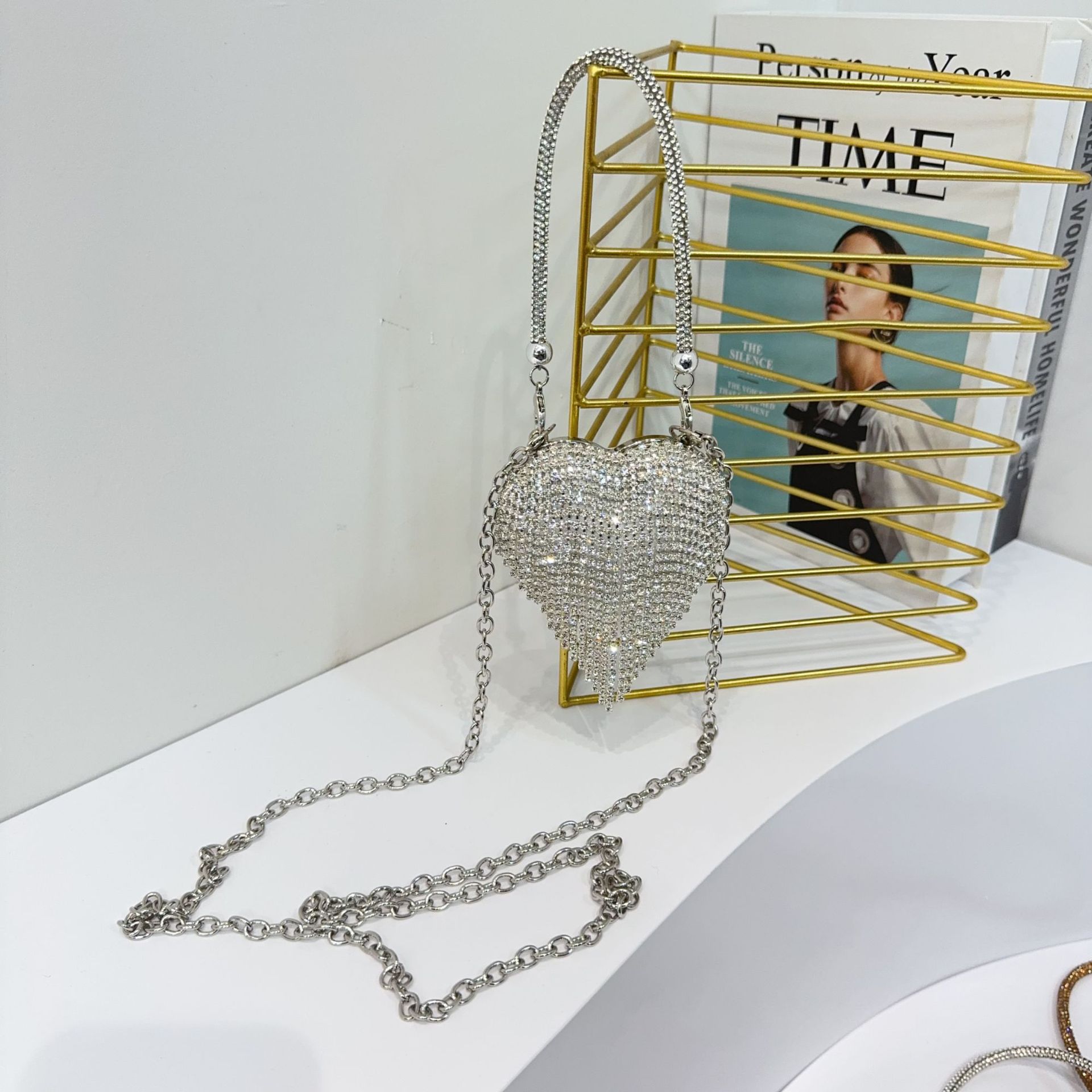 240g Weight Magnetic Buckle Closure Type Single Shoulder Strap Strap Type Shoulder Bag Bags Type Party Occasion Acrylic Material Women's Backpack Backpack Heart Shape Pattern All Seasons Season Women's Gender Elegant Style Heart-shaped Shape Arylic Heart Shape Heart-shaped Evening Bags 12