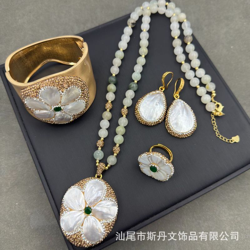 New Natural Pearl Shell Inlaid Three-Piece Set of Medieval Jewelry Personalized Handmade Set Factory Supply Wholesale