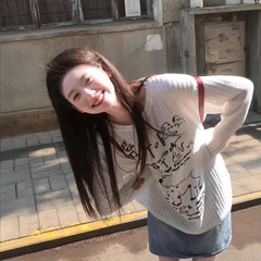 韓系のかわいい子犬の落書きの日焼け止めのブラウスの女性の夏の薄い金の長袖の白いtシャツのゆったりしている怠惰な風の上着