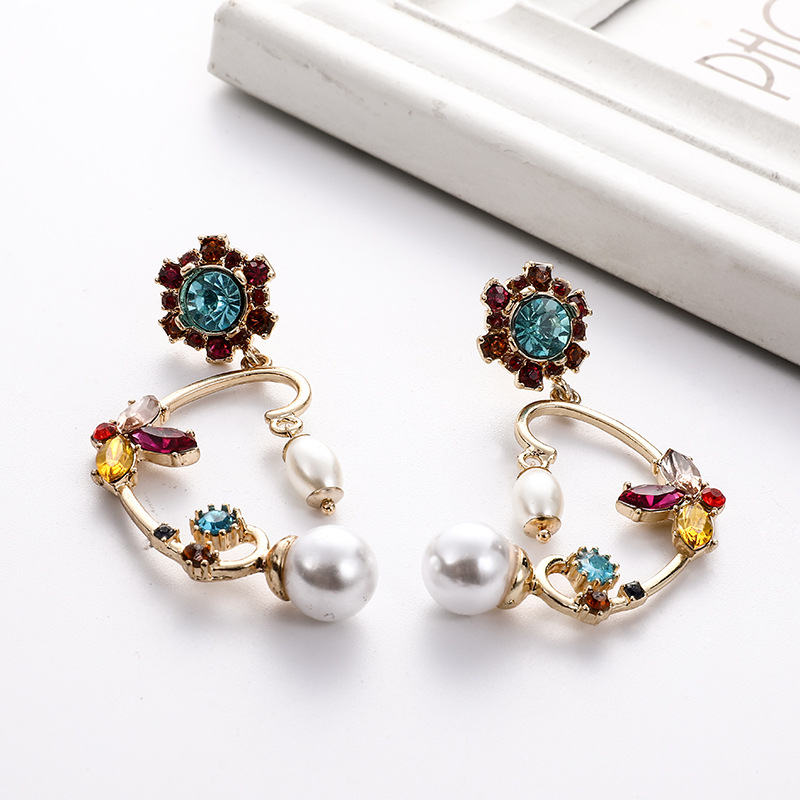 European And American Fashion Trendy Irregular Alloy Rhinestone Pearl Earrings Flower Flower Symmetrical Female Earrings Cross-border Hot Sale display picture 8