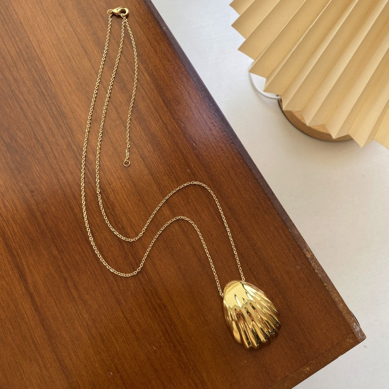 En línea celebridad Uni con el mismo diseño de collar de concha nicho ethos cadena de camiseta larga colgante coreano suéter cadena