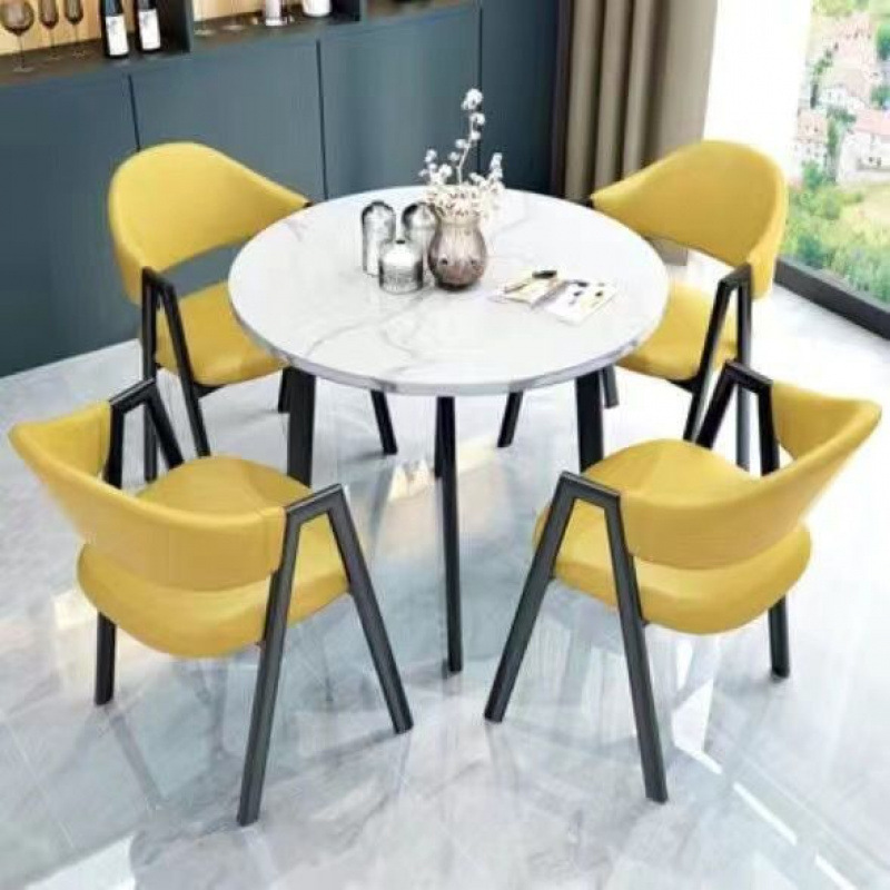 모조 흰색 대리석 원형 테이블 + 노란색 가죽 의자
