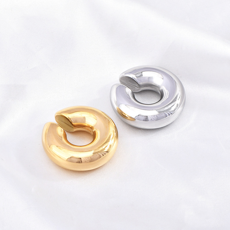 1 Piece Simple Style Solid Color Plating Stainless Steel Gold Plated Ear Cuffs display picture 2