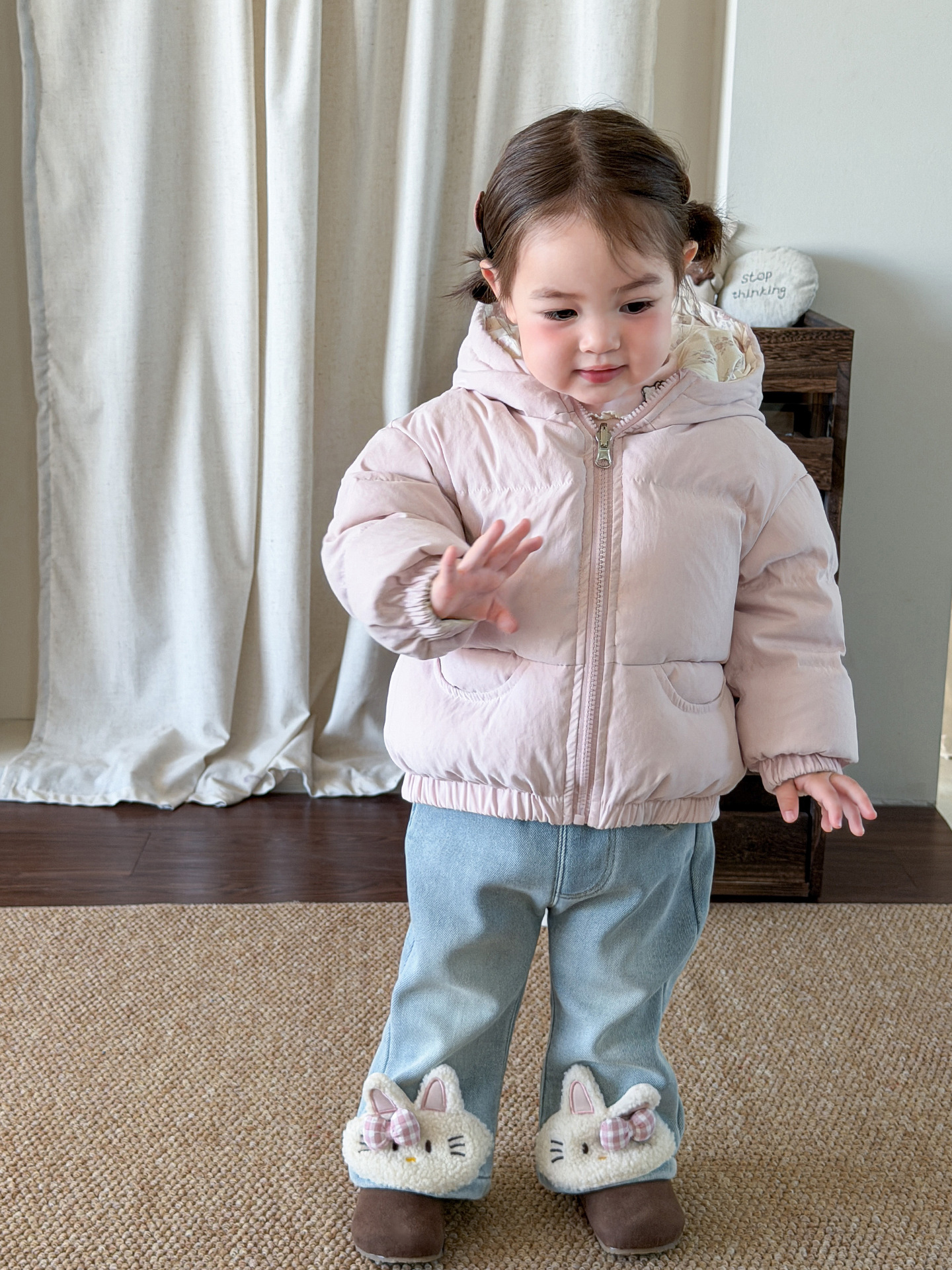 Ropa de niños de canela de pera chaqueta de invierno de niñas 90 chaquetas blancas de doble cara de ropa de bebé de un año de edad