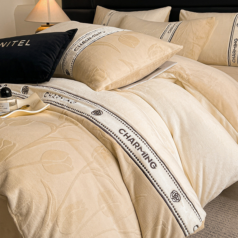 Espesado tallado leche de lana de cuatro piezas set invierno doble edredón cubierta sábanas de lana de coral cama de cama de cama calentamiento