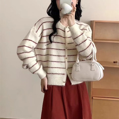 2025秋冬新款韩版圆领条纹单排扣毛衣外套条纹针织圆领秋冬毛衣女