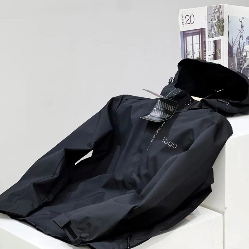 Waterproof Single-Layer Hooded Jacket for Men and Women, Thin Single-Layer Windproof Coat, Triple-Protection Mountaineering Clothing with Print Waterproof Single-Layer Hooded Jacket for Men and Women, Thin Single-Layer Windproof Coat, Triple-Protection Mountaineering Clothing with Print