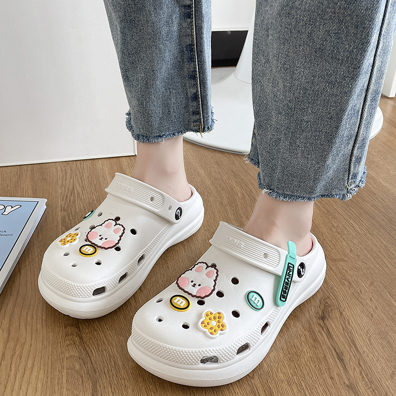 Zapatos con agujeros para mujer de verano nuevo estilo exterior de suela gruesa, arrastre de puntera, aumento cómodo, red antideslizante, enfermera roja, pisando mierda, zapatos de playa