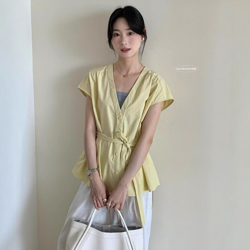 Big Sale Non-Returnable Imaginist Korean Style Gentle Style V Neck Loose Pure Color Short-Sleeved Shirt for Women (with Belt 10103