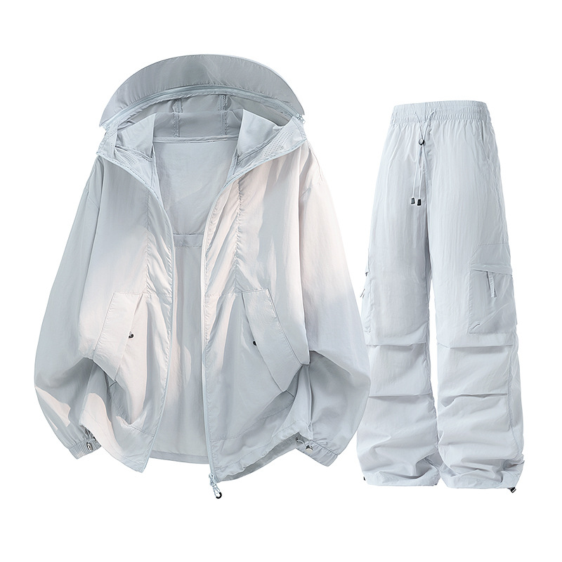 [New Arrival, In Stock] Featured Summer Couple Set: Hooded Sunscreen Shirt, Ultra-Thin, Breathable, and Lightweight