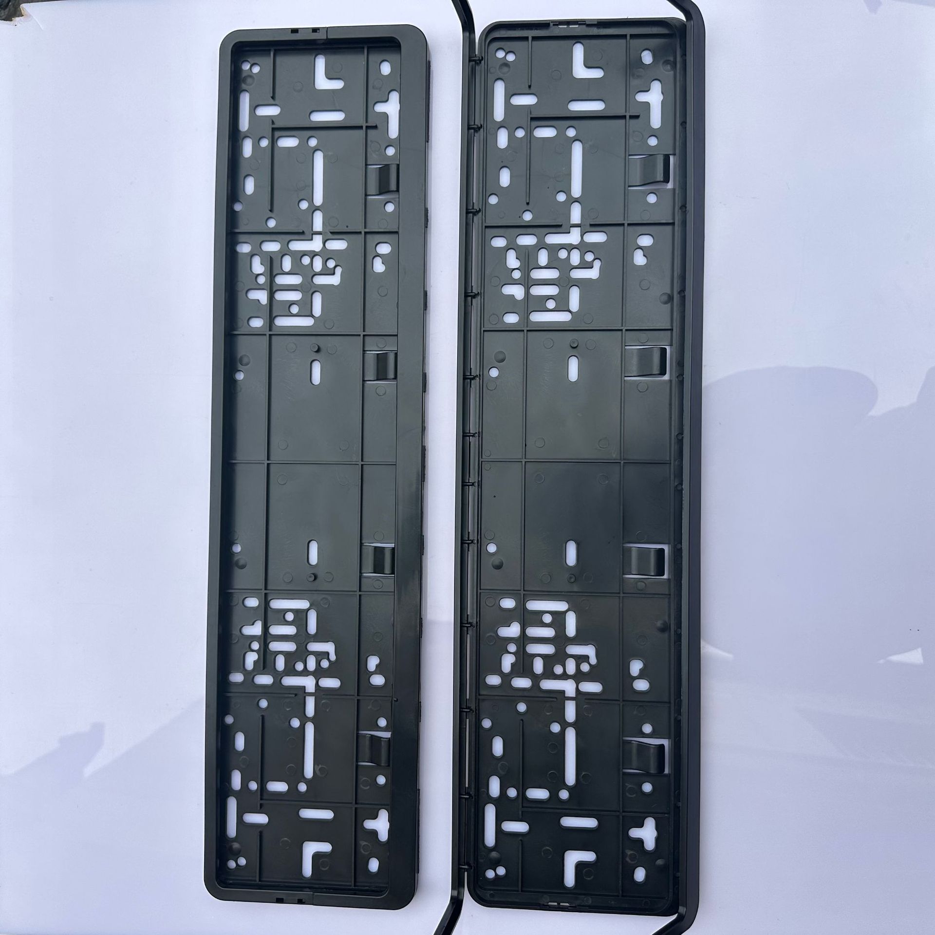Cross-Border Exclusive Hot-Selling Middle Eastern License Plate Holder European License Plate Holder European License Plate Frame Pp Plastic License Plate Frame Manufacturer